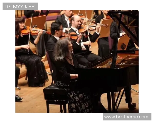 足球明星风范尽显时尚魅力女鞋专属设计让你走出自信与优雅